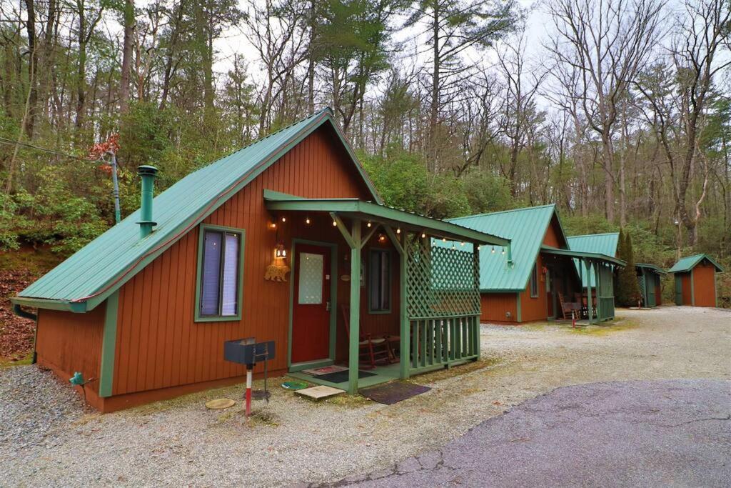 Cozy Cabin W/ Fireplace 3 Minutes To Helen! #2. Luaran gambar